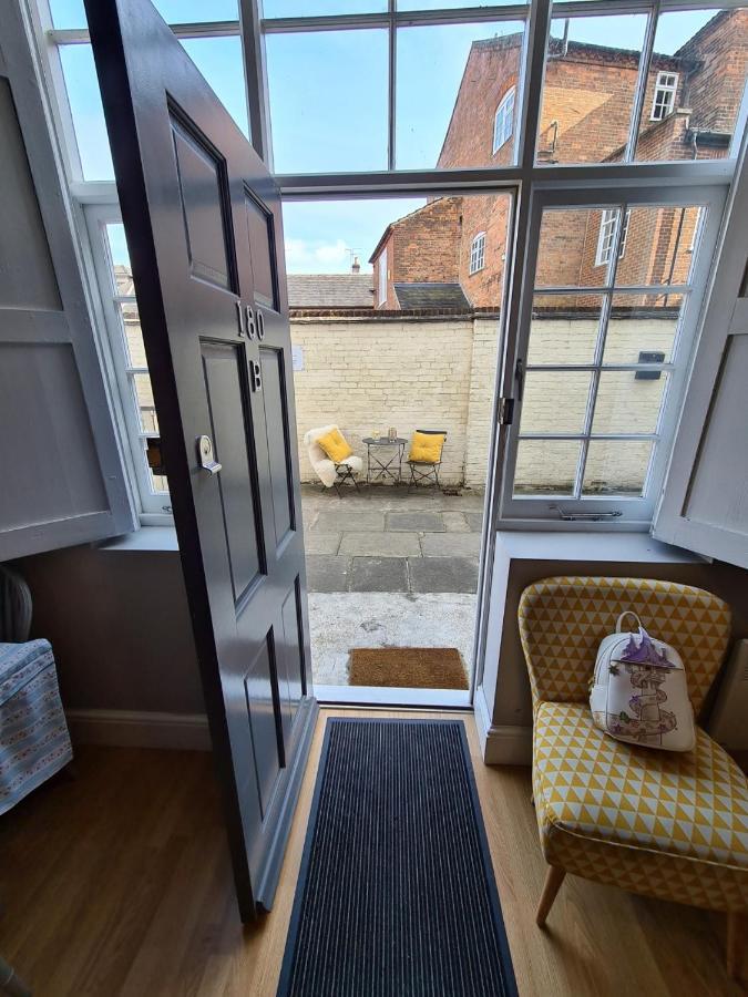 Coopers, Ground Floor Apartment With 2 Bedrooms And 2 Bathrooms Within A Georgian Listed Building Burton-upon-Trent Exterior foto